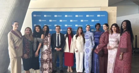 image-media-model10-2jy7auck6hiw9f48p5nr-620x460