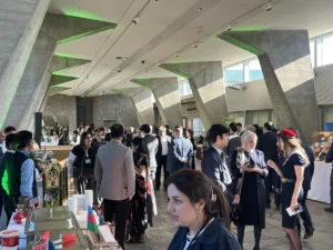 image-media-model8-23qfs9n7rocvie1w6uay